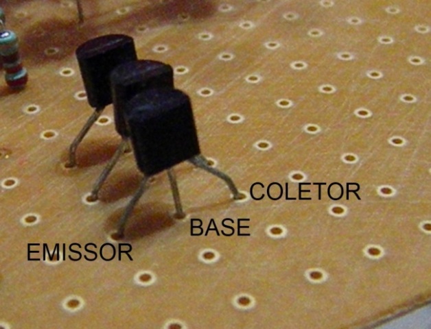 Detalhe da instalao dos transistores