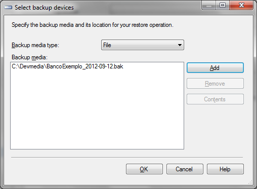 Janela Select backup devices com o arquivo a ser restaurado j definido